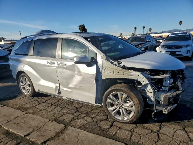 2023 TOYOTA SIENNA LIMITED  