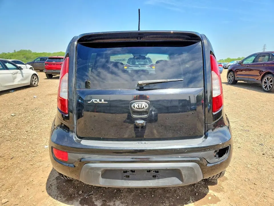 2013 KIA SOUL +  