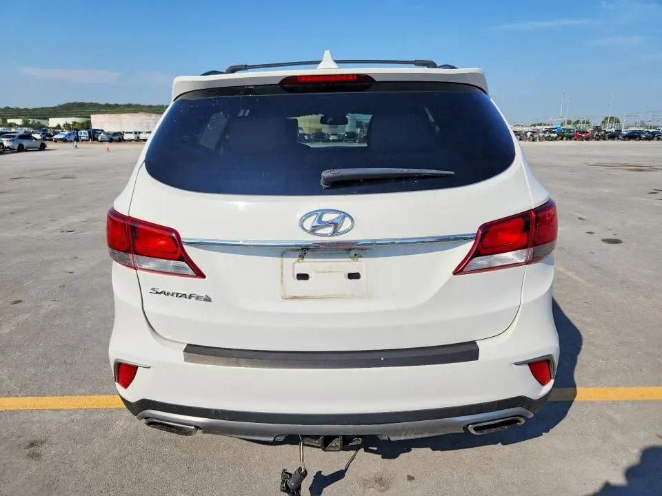 2017 HYUNDAI SANTA FE SE  