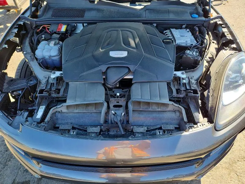 2021 PORSCHE CAYENNE   
