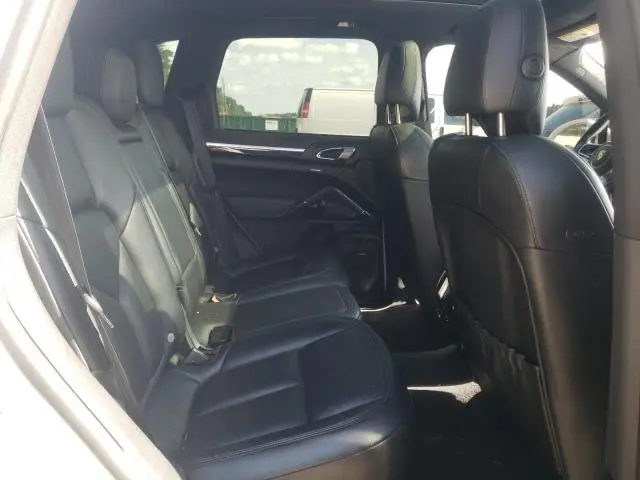2016 PORSCHE CAYENNE   