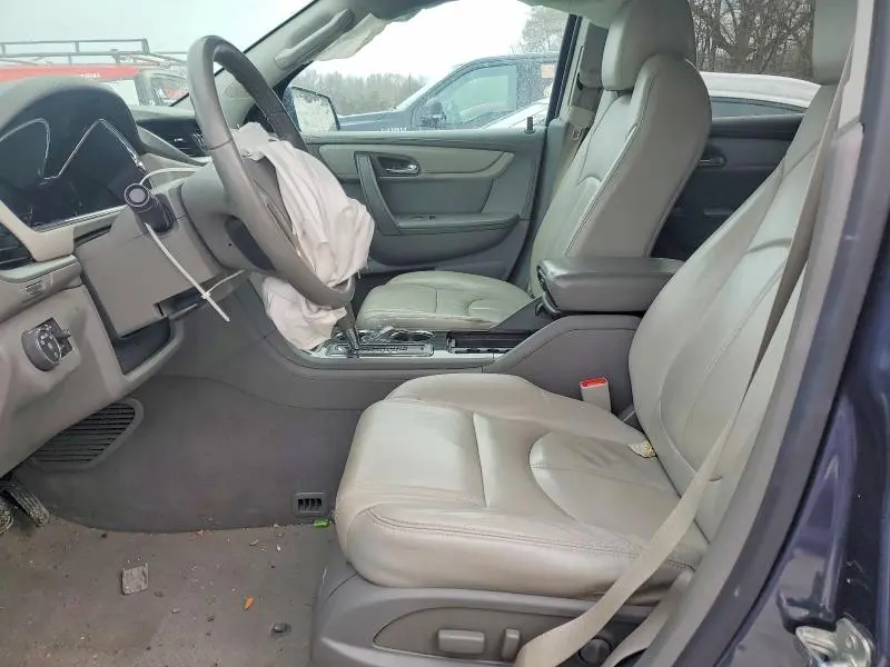 2014 CHEVROLET TRAVERSE LT  