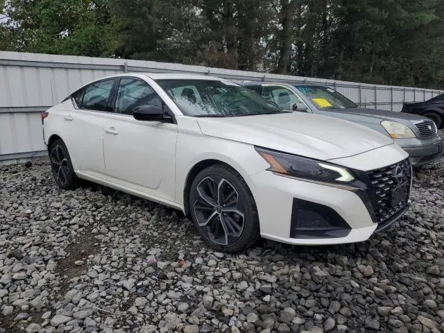 2024 NISSAN ALTIMA SR  