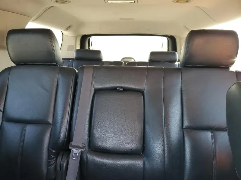 2011 CHEVROLET SUBURBAN C1500 LS  