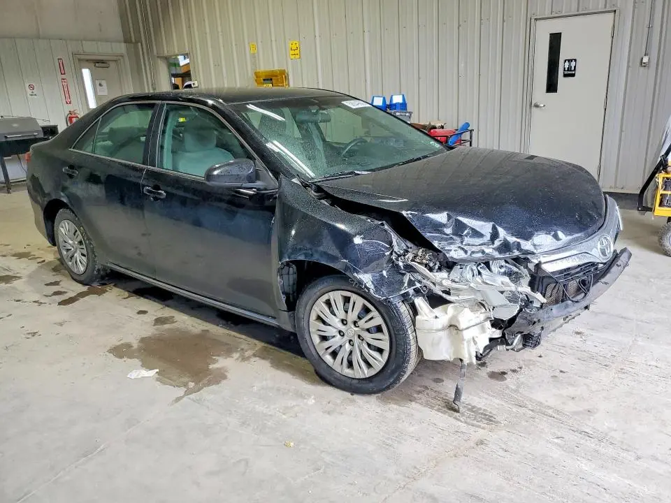 2014 TOYOTA CAMRY LE  