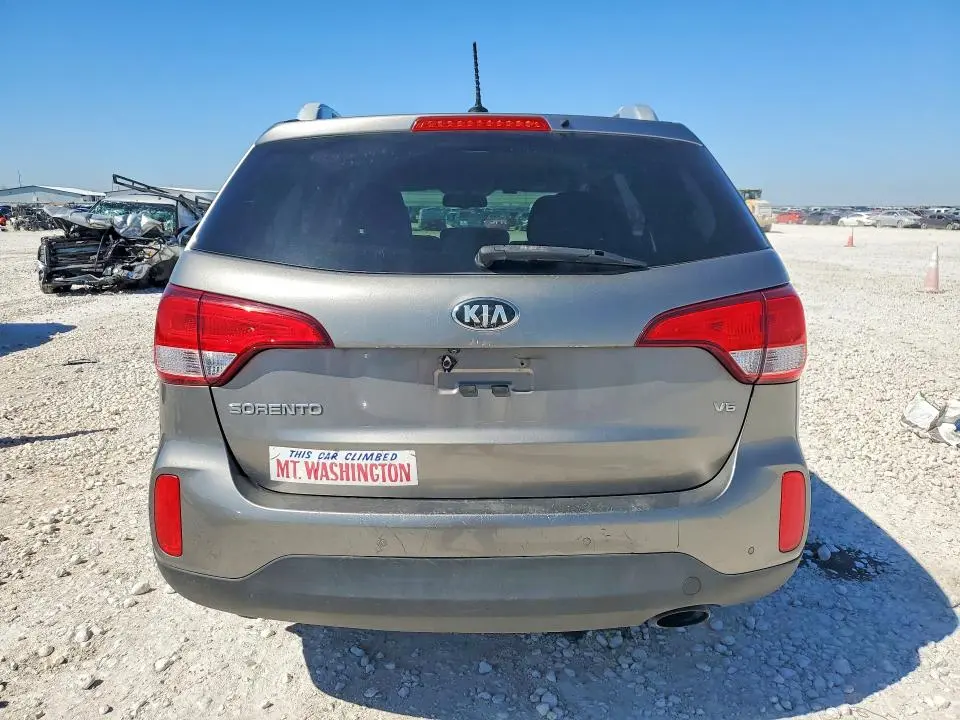 2015 KIA SORENTO LX  