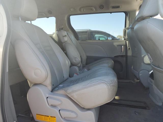 2012 TOYOTA SIENNA XLE