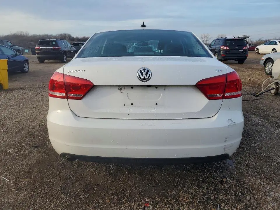 2015 VOLKSWAGEN PASSAT S  