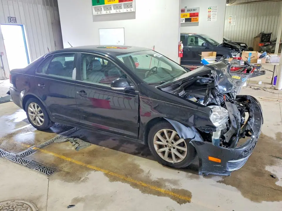 2010 VOLKSWAGEN JETTA LIMITED  