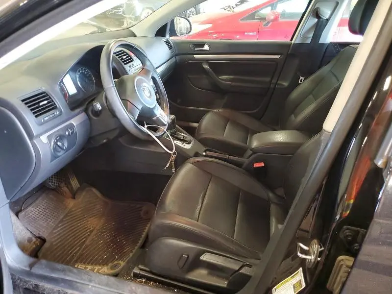 2010 VOLKSWAGEN JETTA SE  