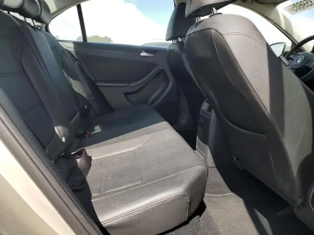 2012 VOLKSWAGEN JETTA SE  