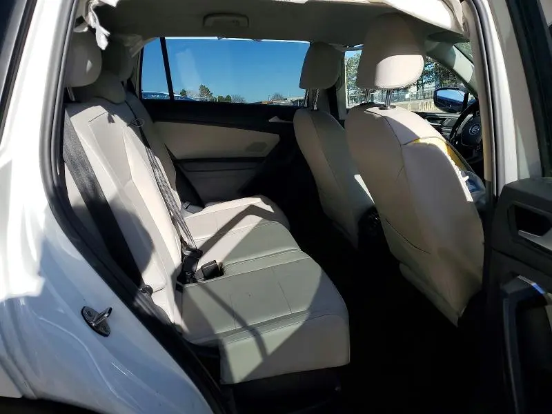 2021 VOLKSWAGEN TIGUAN SE  