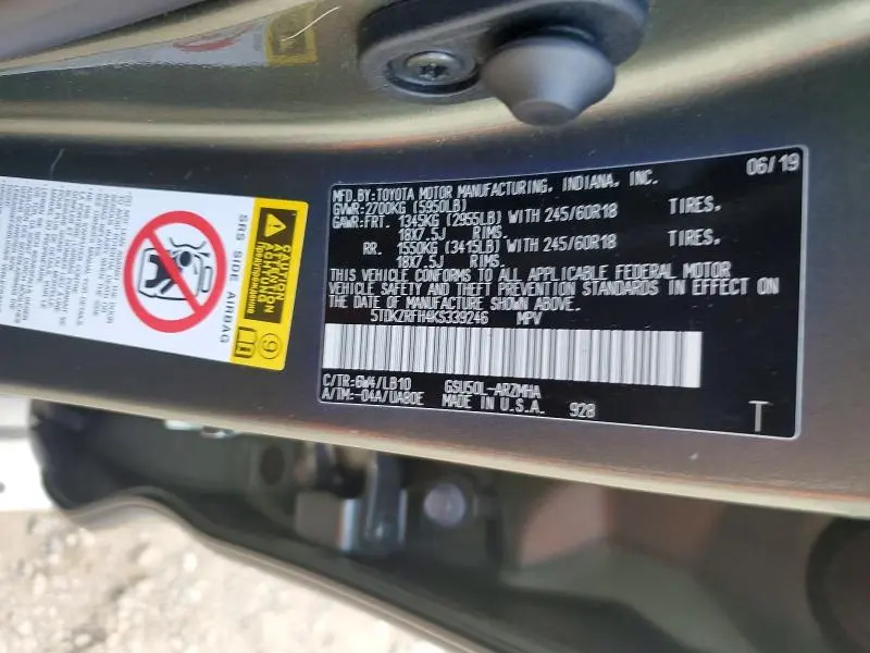 2019 TOYOTA HIGHLANDER SE  