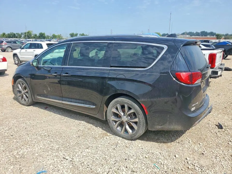 2017 CHRYSLER PACIFICA LIMITED  