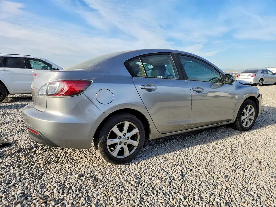 2011 MAZDA 3 I  