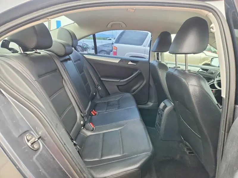 2013 VOLKSWAGEN JETTA SE  