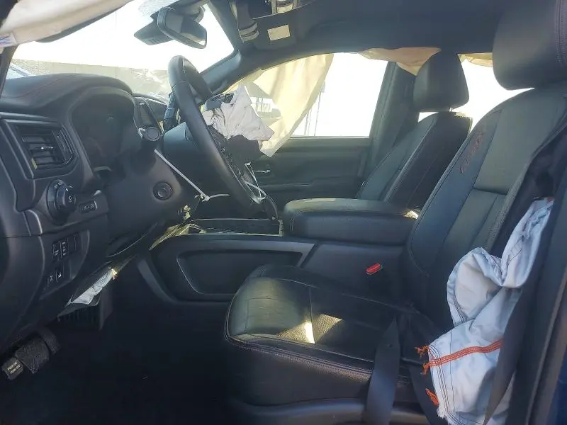 2021 NISSAN TITAN SV  