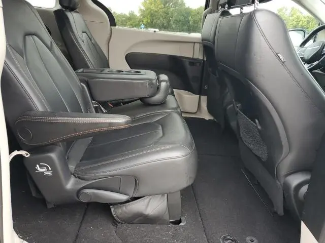 2017 CHRYSLER PACIFICA TOURING L  
