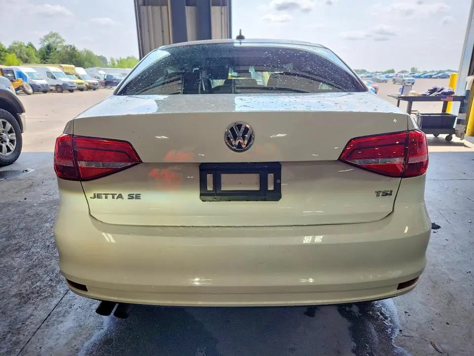 2015 VOLKSWAGEN JETTA SE  