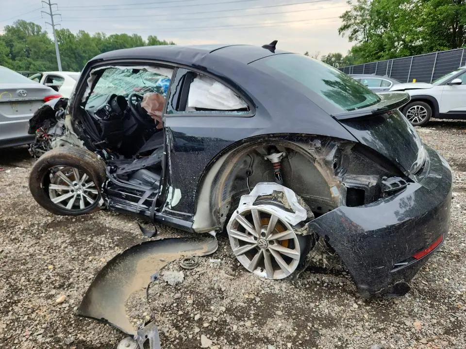 2018 VOLKSWAGEN BEETLE S  