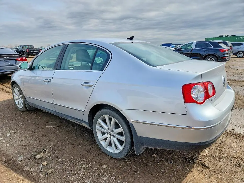 2010 VOLKSWAGEN PASSAT KOMFORT  