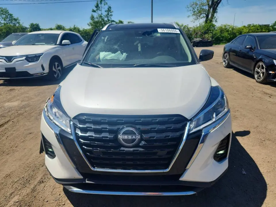 2024 NISSAN KICKS SV  