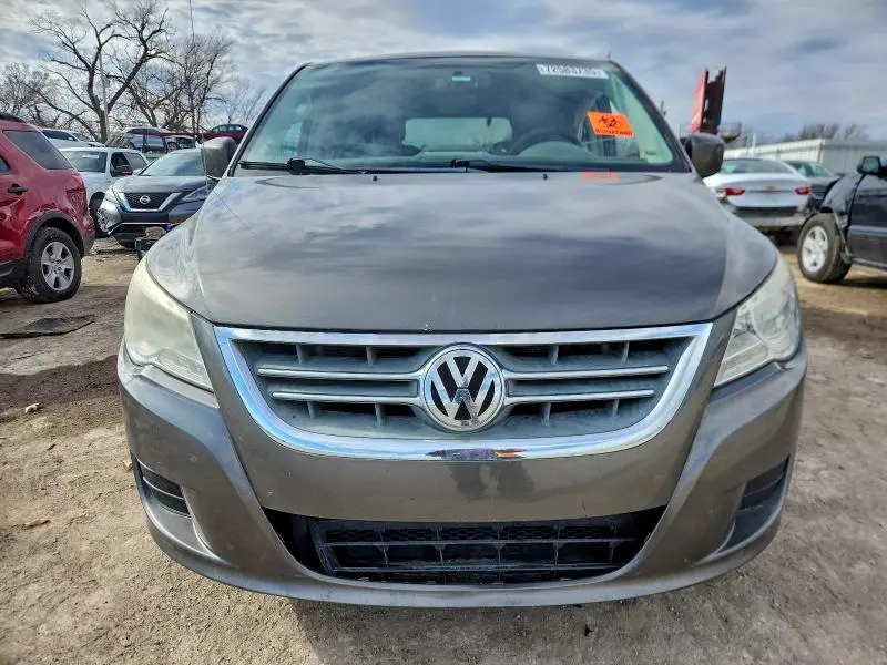 2010 VOLKSWAGEN ROUTAN SE  