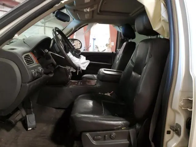 2010 CHEVROLET AVALANCHE LTZ  