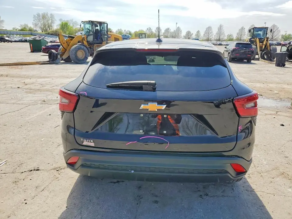 2024 CHEVROLET TRAX LS  