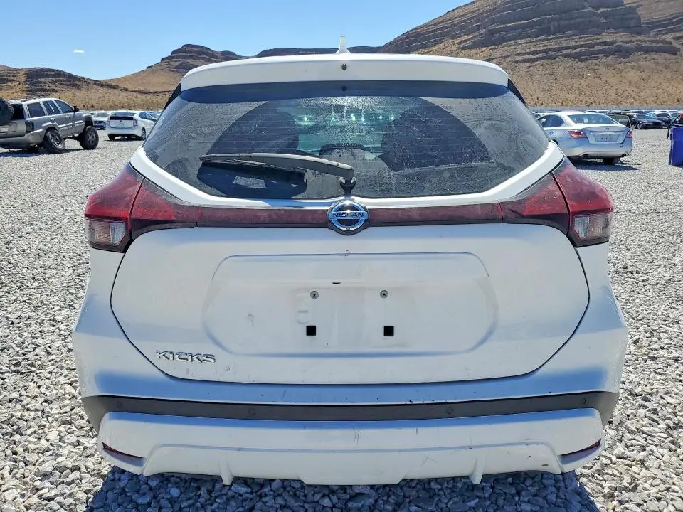 2021 NISSAN KICKS S  