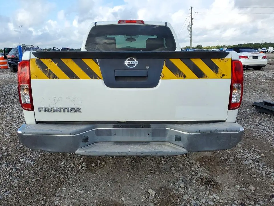 2015 NISSAN FRONTIER S  