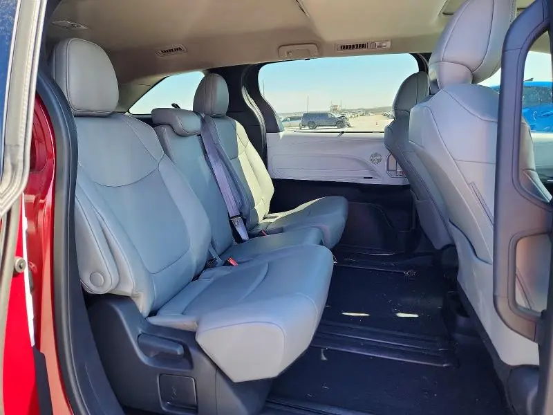 2025 TOYOTA SIENNA   