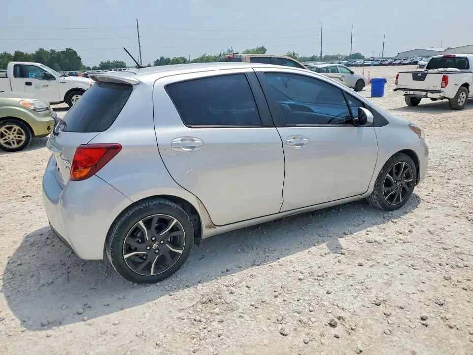 2016 TOYOTA YARIS 5-DOOR SE  