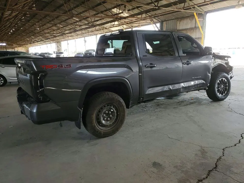 2025 TOYOTA TUNDRA SR5  