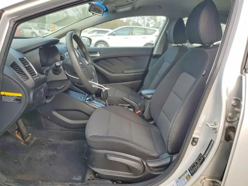 2017 KIA FORTE LX  