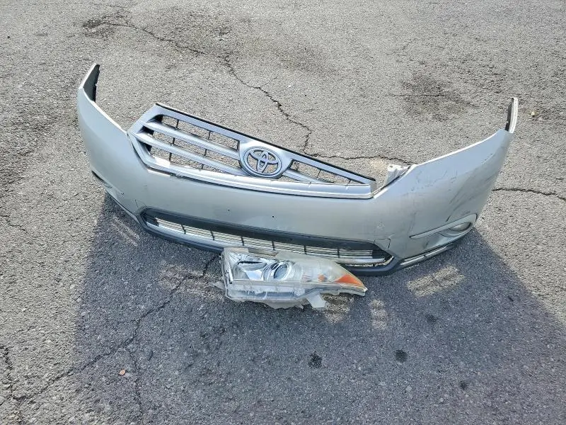 2011 TOYOTA HIGHLANDER BASE  
