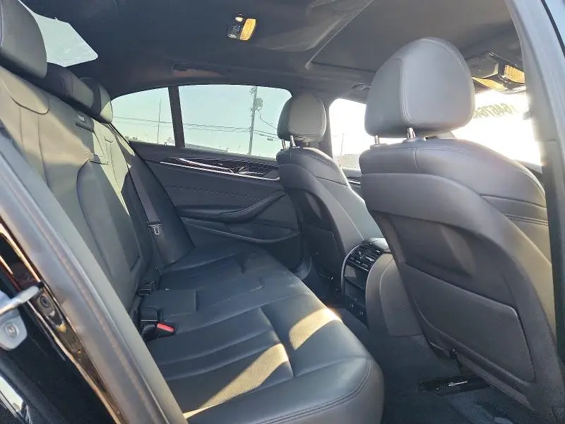 2019 BMW 530E   