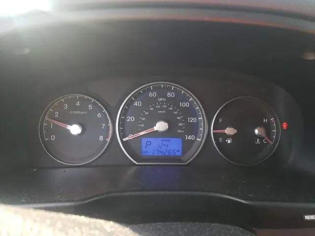 2012 HYUNDAI SANTA FE GLS  