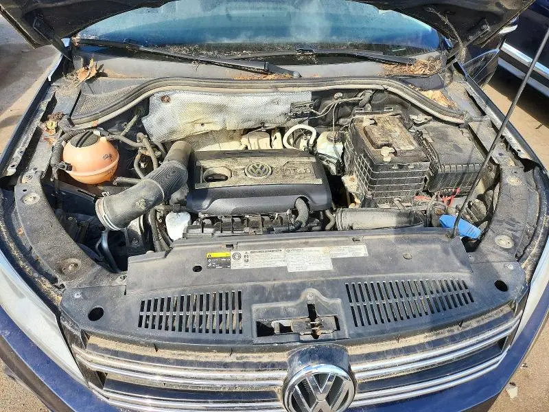 2013 VOLKSWAGEN TIGUAN S  