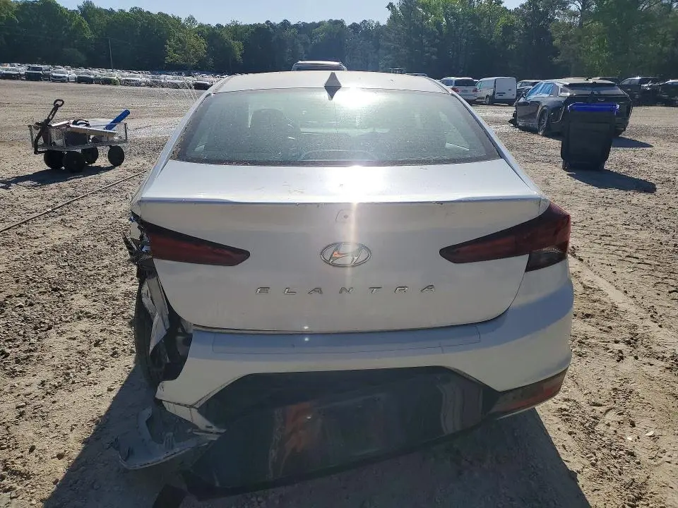 2020 HYUNDAI ELANTRA SEL  