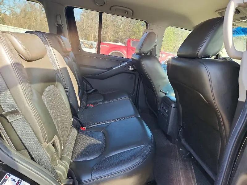 2011 NISSAN PATHFINDER S  