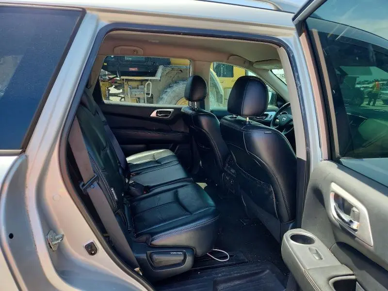 2019 NISSAN PATHFINDER SL  