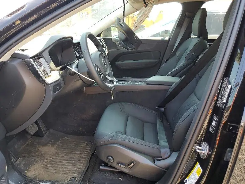 2026 VOLVO XC60 PLUS  