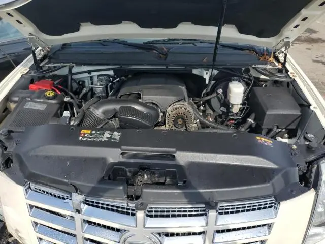 2013 CADILLAC ESCALADE LUXURY  