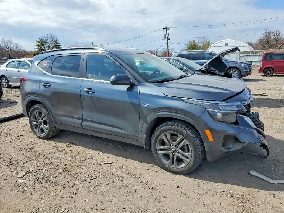 2021 KIA SELTOS S  