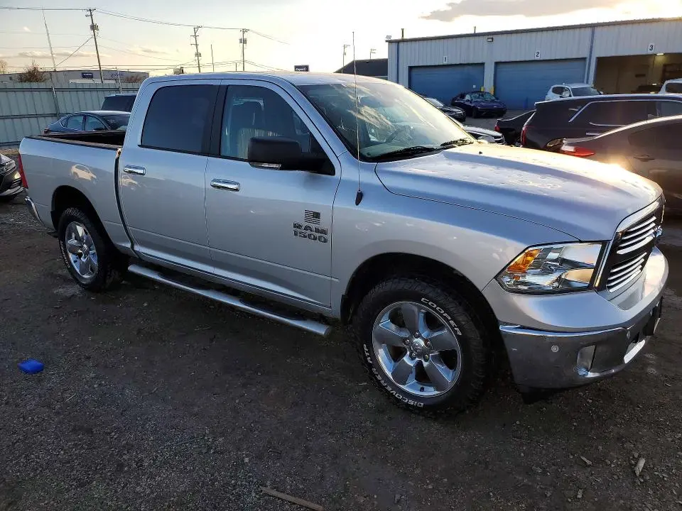 2018 RAM 1500 SLT  