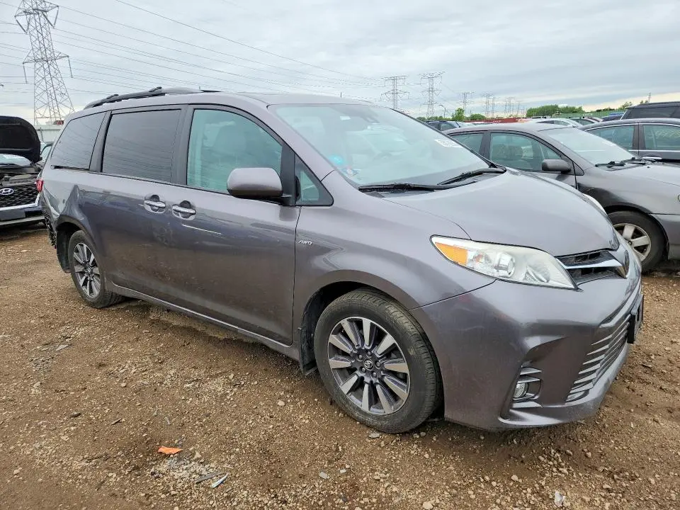 2020 TOYOTA SIENNA XLE 7-PASSENGER  