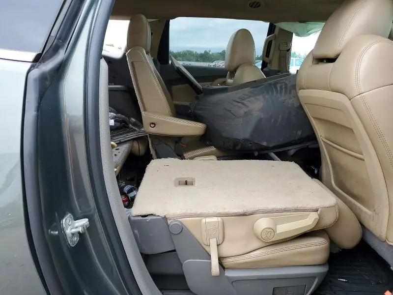 2011 CHEVROLET TRAVERSE LT  