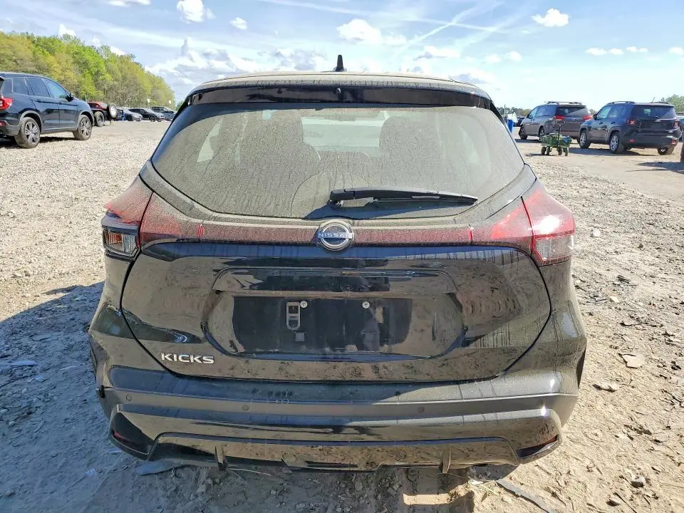 2022 NISSAN KICKS S  