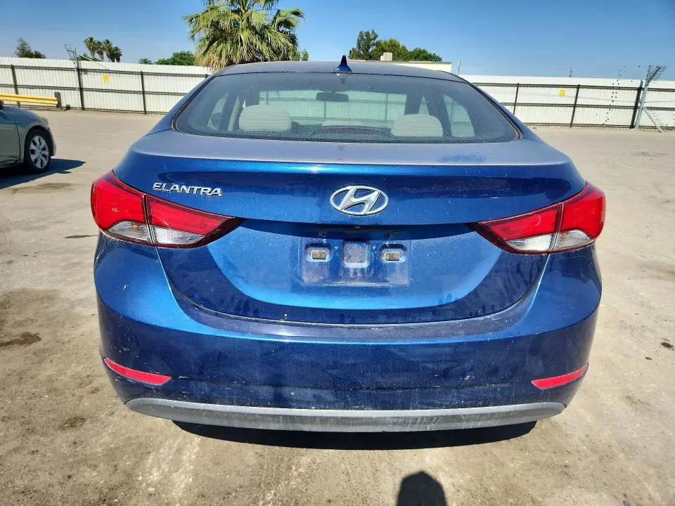 2015 HYUNDAI ELANTRA SE  